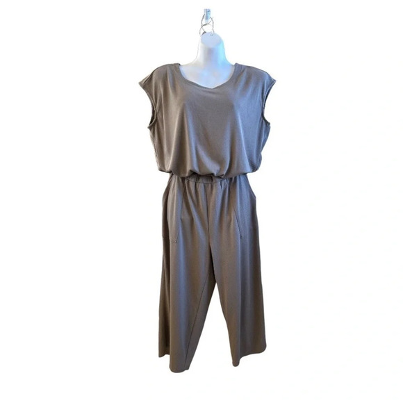Lisa Rinna Collection Sleeves Romper Size Small - Picture 3 of 6
